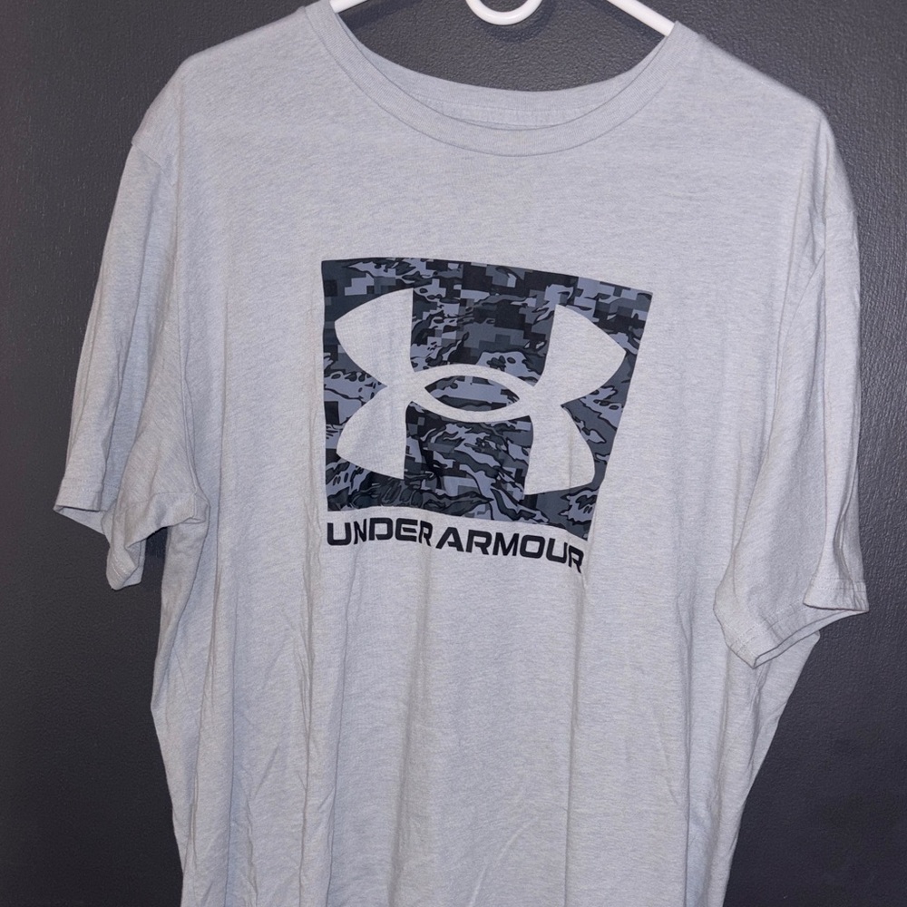 Under Armour Camo Logo Light Gray Men's Tee